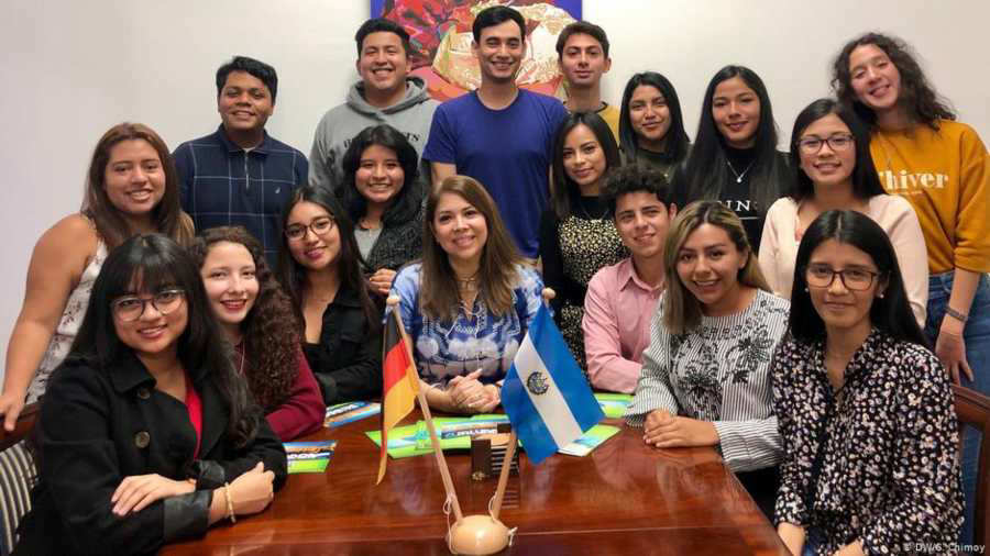 Espectadores SALVADOREÑOS en directo Youtube